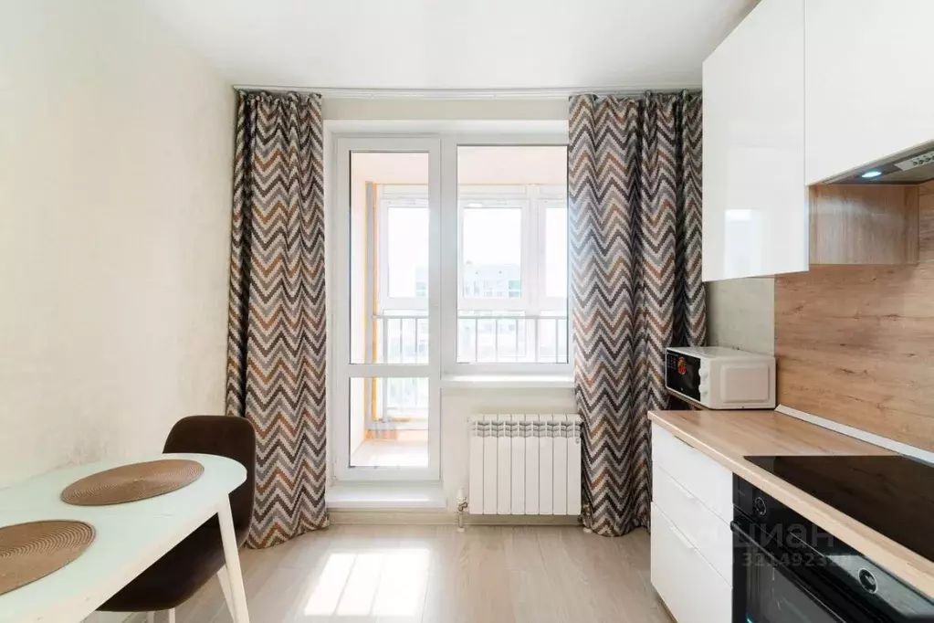 1-к кв. Омская область, Омск ул. 70 лет Октября, 3А (44.0 м) - Фото 1