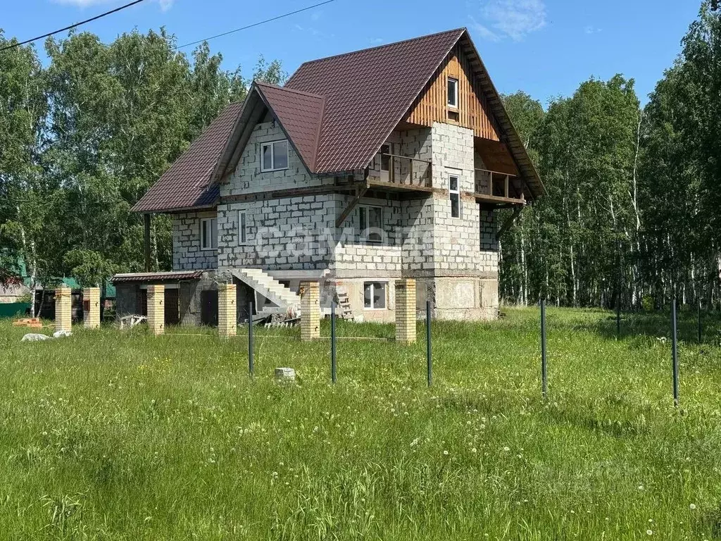 Дом в Омская область, с. Азово ул. Гейне, 3А (341 м) - Фото 0