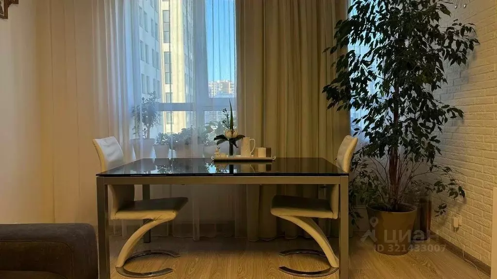 3-к кв. Свердловская область, Екатеринбург ул. Счастливая, 3 (65.0 м) - Фото 1