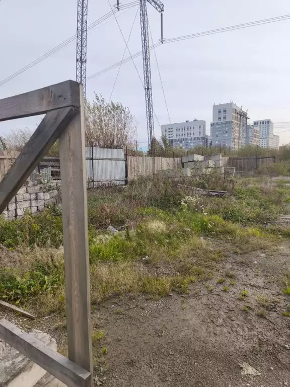 Дом в Свердловская область, Екатеринбург ул. Чемпионов, 11А (50 м) - Фото 1