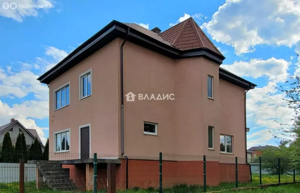 Дом в посёлок Дорожный, Озёрная улица, 11 (250 м) - Фото 1