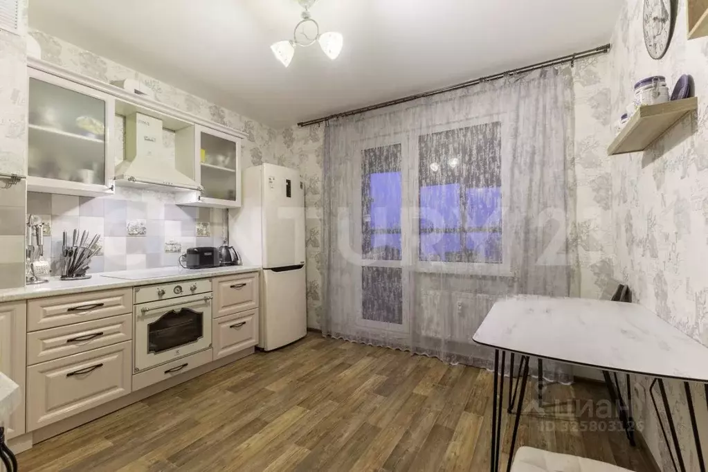 2-к кв. Санкт-Петербург ул. Корнея Чуковского, 3к4 (56.9 м) - Фото 0