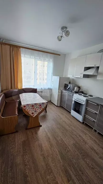 2-к. квартира, 60 м, 7/17 эт. - Фото 1