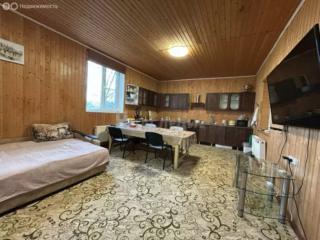 Дом в Белая Калитва, улица Атаева (250 м) - Фото 0
