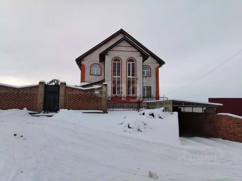 Дом в Белгородская область, Новооскольский муниципальный округ, с. ... - Фото 1