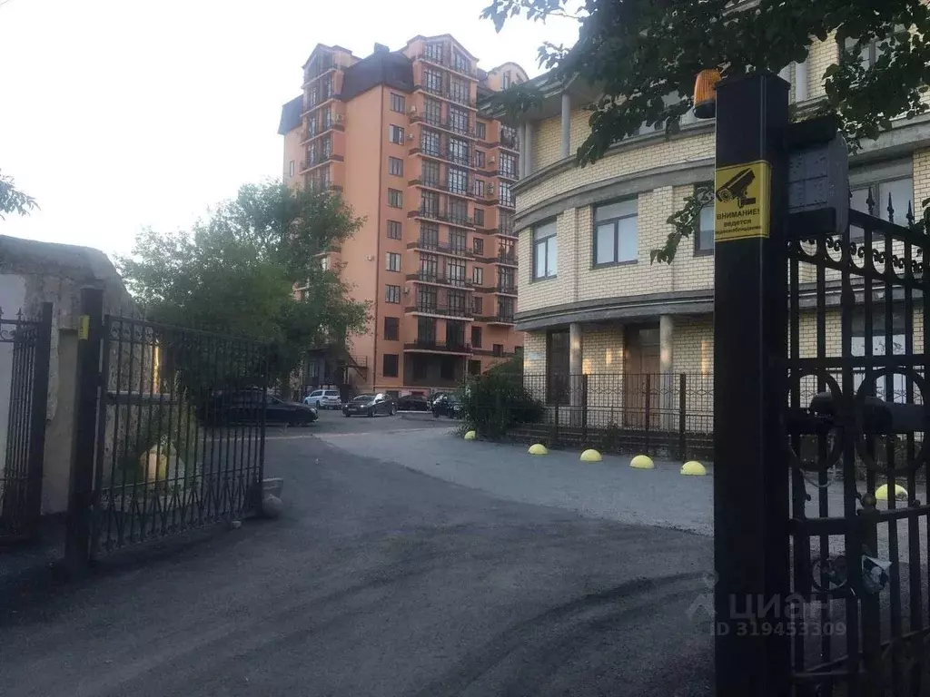 1-к кв. Дагестан, Махачкала ул. Гайдара Гаджиева, 1Б (47.1 м) - Фото 0