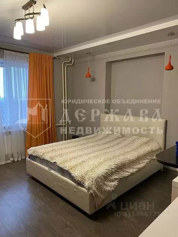 3-к кв. Кемеровская область, Кемерово просп. Шахтеров, 74 (72.0 м) - Фото 0