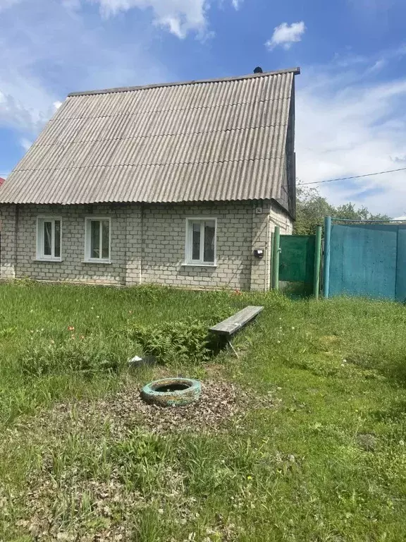 Дом в Воронежская область, Бобровский район, Слободское с/пос, с. ... - Фото 1