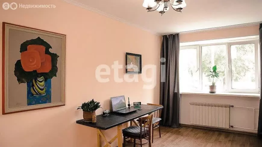 3-комнатная квартира: Красноярск, Парашютная улица, 76 (59 м) - Фото 1