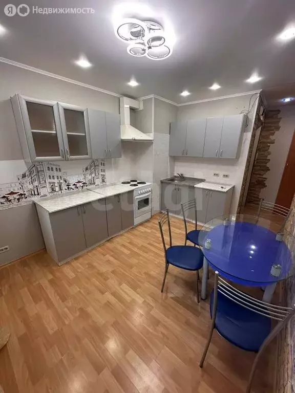 3-комнатная квартира: Катав-Ивановск, улица Степана Разина, 47 (65 м) - Фото 0