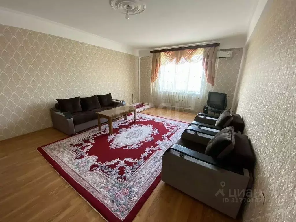 2-к кв. Дагестан, Махачкала ул. Хаджи Булача, 7 (85.0 м) - Фото 0