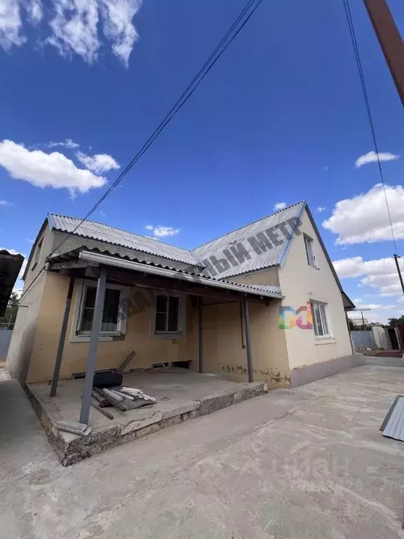 Дом в Калмыкия, Элиста ул. Имени Манджиева, 1 (223 м) - Фото 1