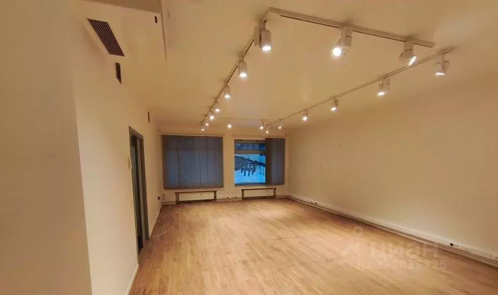 Помещение свободного назначения в Москва ул. Довженко, 12 (1685 м) - Фото 1