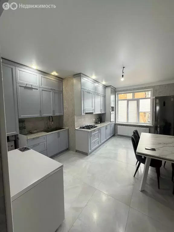 3-комнатная квартира: Нальчик, улица Шарданова, 52 (100.2 м) - Фото 1