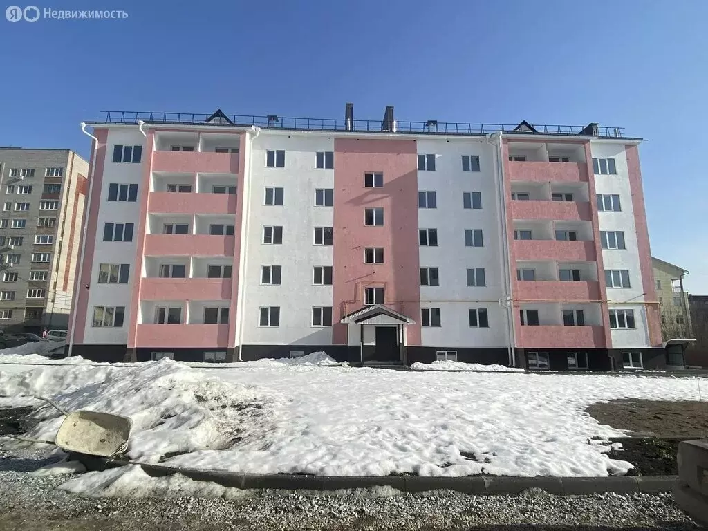 1-комнатная квартира: Белорецк, улица Ф. Алексеева, 7А (56.5 м) - Фото 1