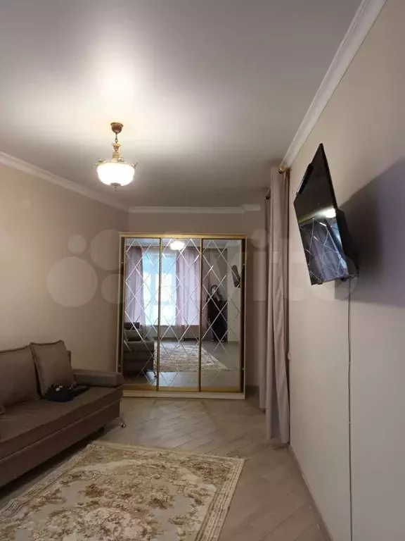 1-к. квартира, 42 м, 7/9 эт. - Фото 0