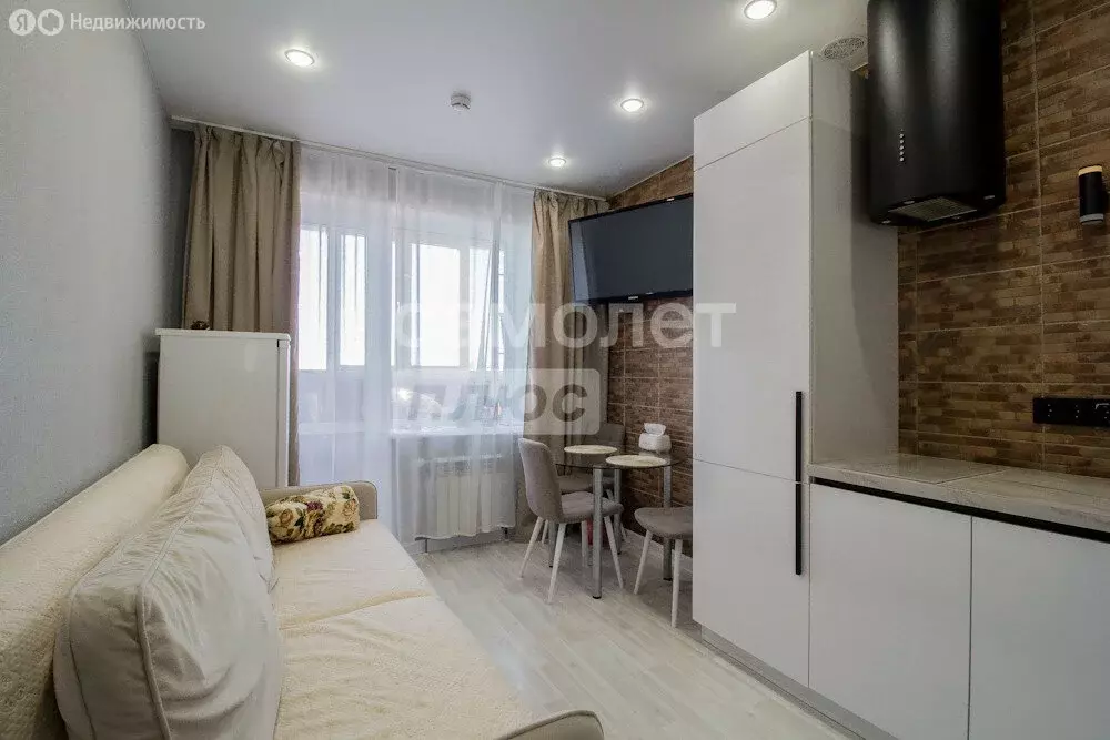 2-комнатная квартира: Владивосток, 71-й микрорайон, улица Ватутина, 4Ж ... - Фото 1