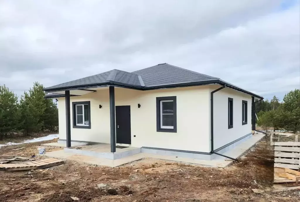 Дом в Кировская область, Слободской район, Шиховское с/пос, д. ... - Фото 1