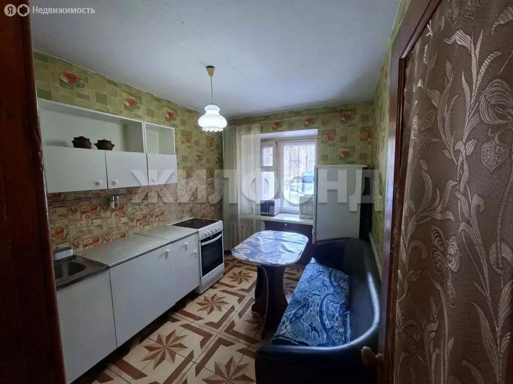 4-комнатная квартира: Барнаул, улица Кутузова, 16Б (75.3 м) - Фото 1