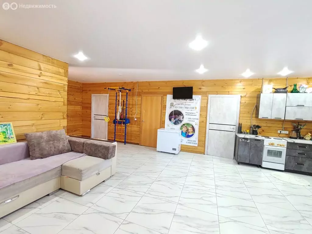 Дом в село Максимовщина, Зелёная улица (147 м) - Фото 1