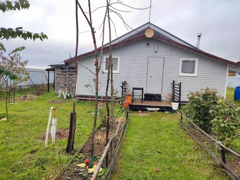 Дом в Новгородская область, Новгородский район, Ракомское с/пос, д. ... - Фото 1