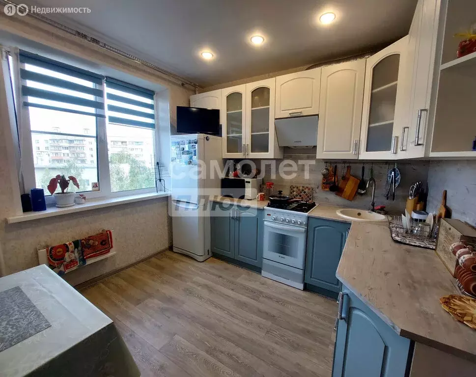 3-комнатная квартира: Смоленск, улица Рыленкова, 63 (63 м) - Фото 0