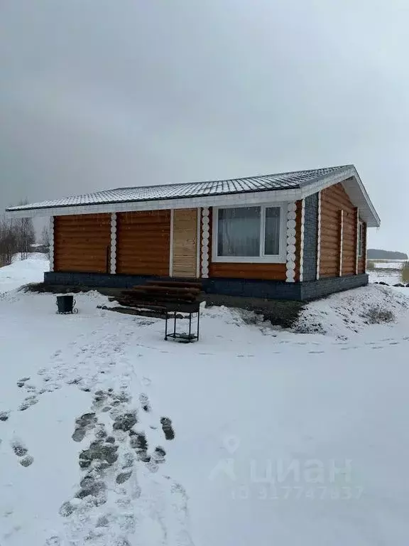 Дом в Карелия, Медвежьегорский муниципальный округ, д. Лумбуши ул. ... - Фото 1