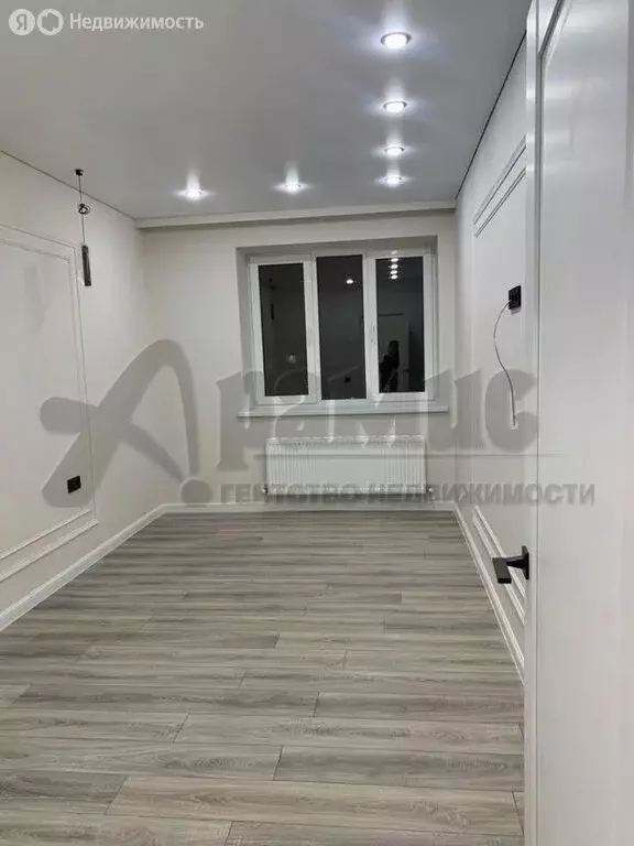 4-комнатная квартира: Владикавказ, улица Билара Кабалоева, 10А (106 м) - Фото 1