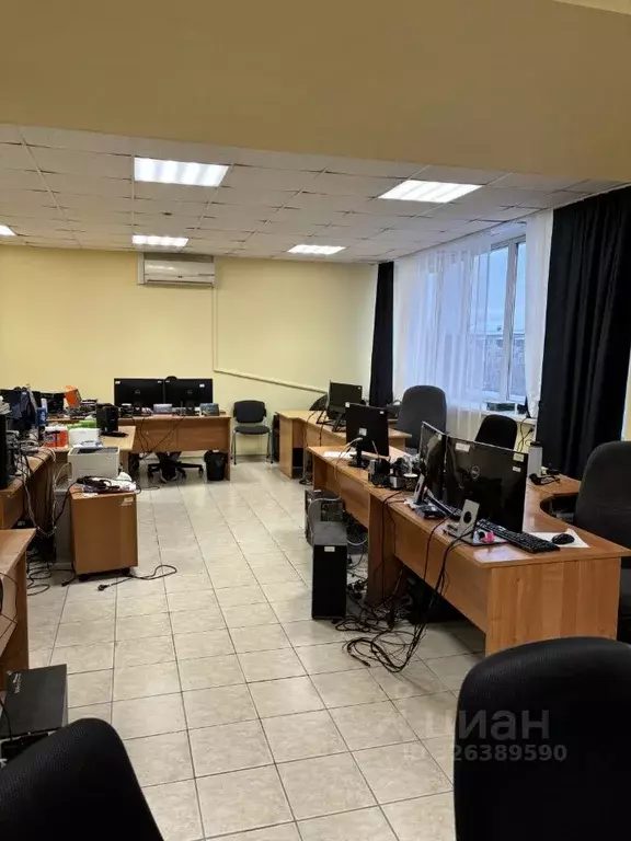 Помещение свободного назначения в Тюменская область, Тюмень ул. 50 лет ... - Фото 1