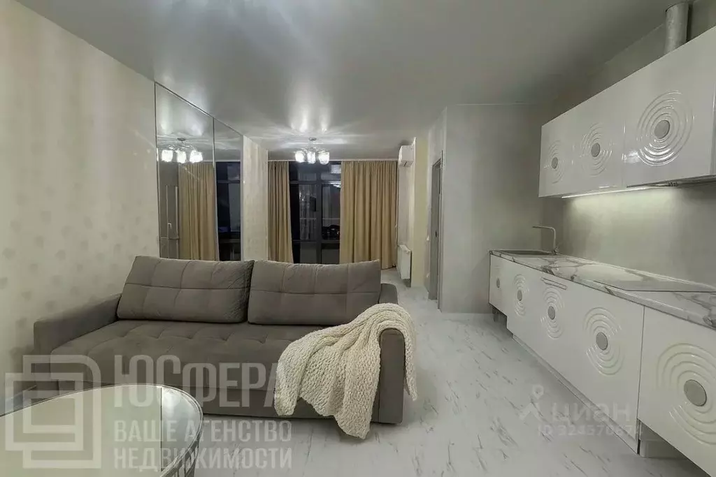 2-к кв. Волгоградская область, Волгоград Батальонная ул., 9 (70.0 м) - Фото 1