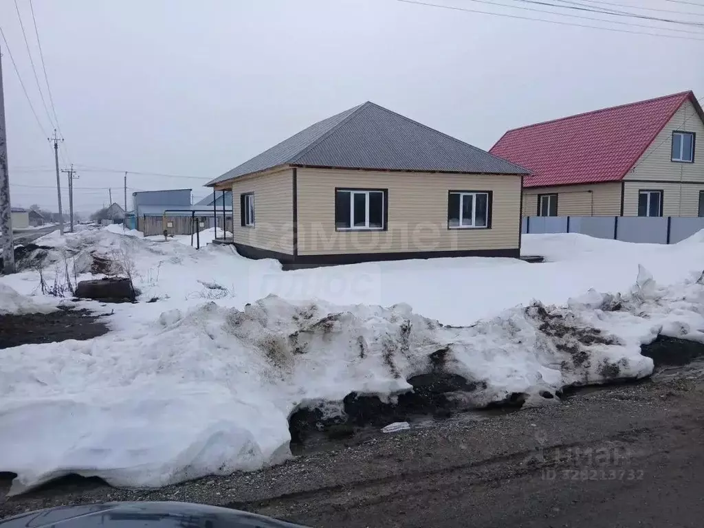 Дом в Оренбургская область, с. Ташла ул. Довженко (100 м) - Фото 2