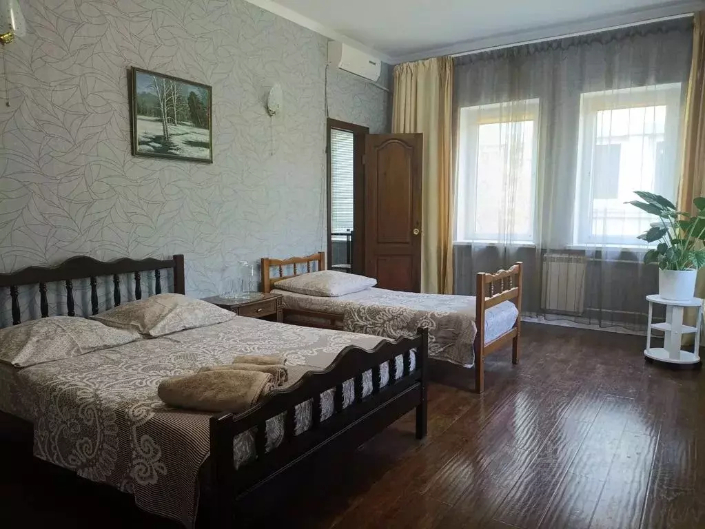 Комната Краснодарский край, Геленджик ул. Циолковского, 10 - Фото 1