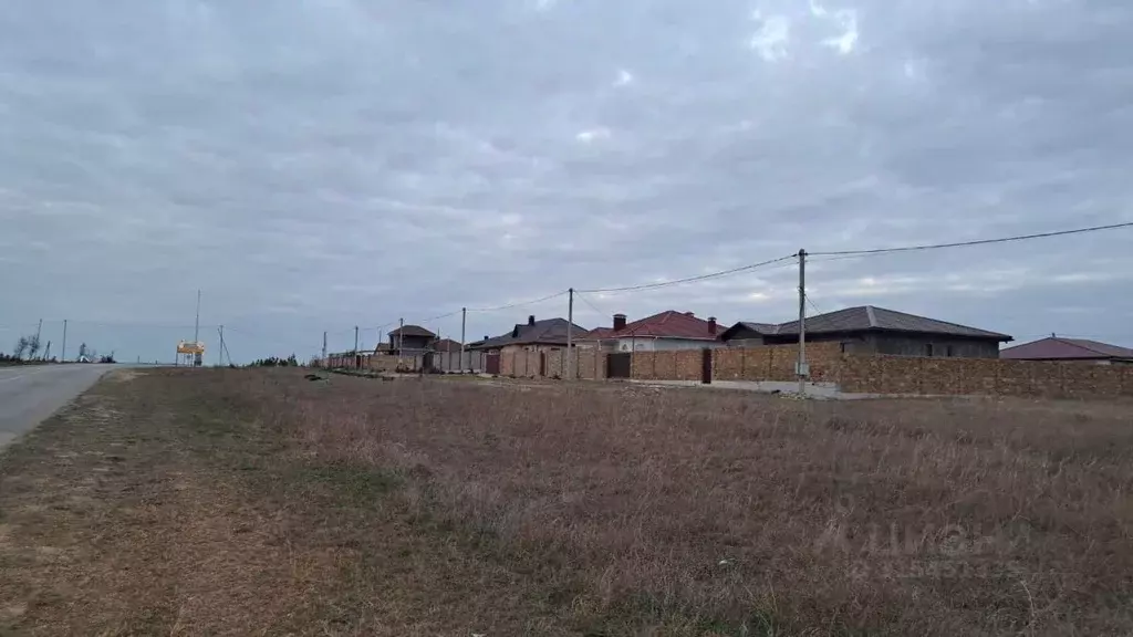 Участок в Крым, Евпатория городской округ, Новоозерное пгт ул. ... - Фото 1