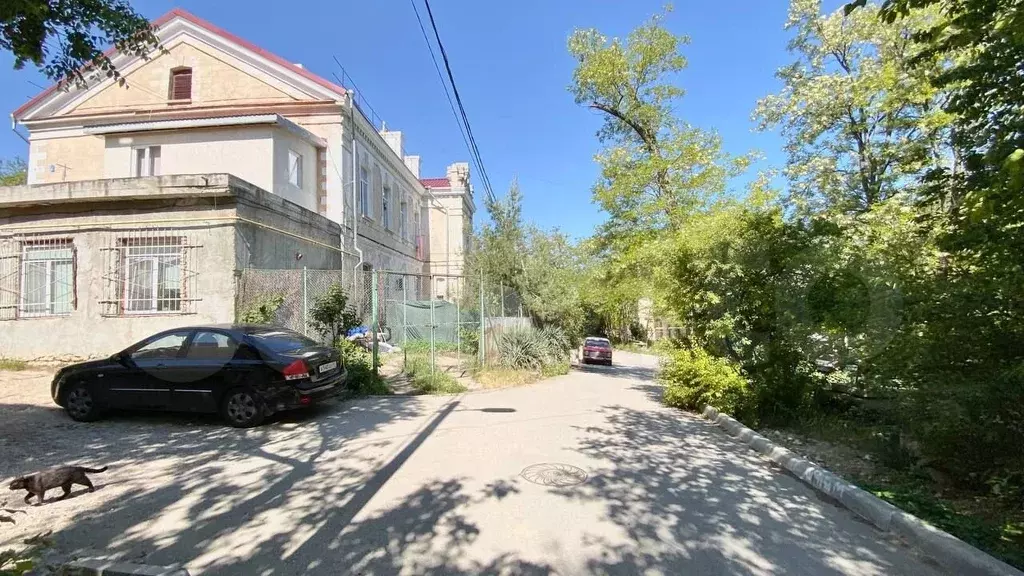 Комната 22 м в 3-к., 2/2 эт. - Фото 1