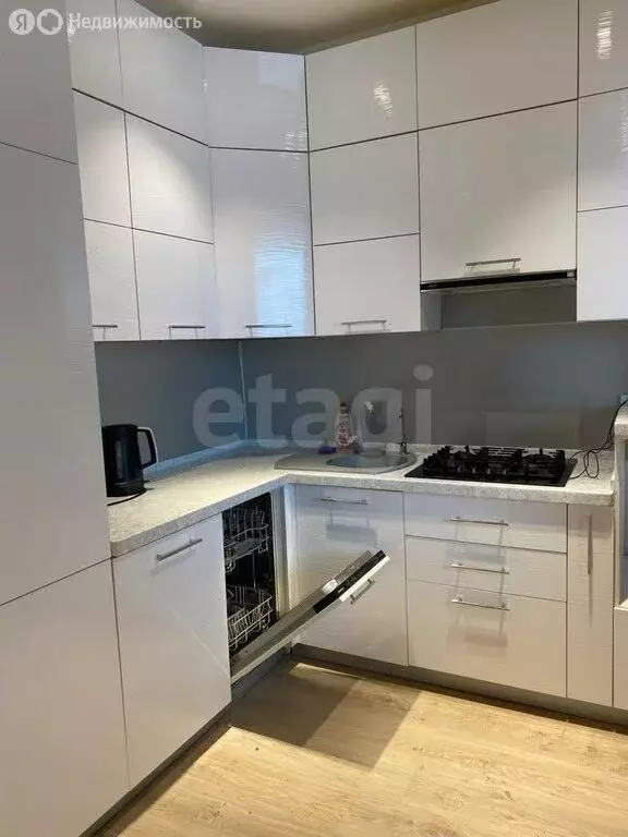 4-комнатная квартира: Якутск, улица Курнатовского, 1/3 (95 м) - Фото 1
