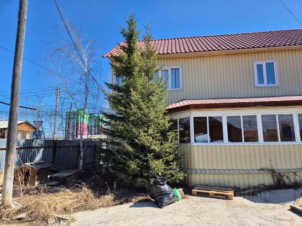 Дом в Саха (Якутия), Якутск ул. Олега Кошевого (190 м) - Фото 2