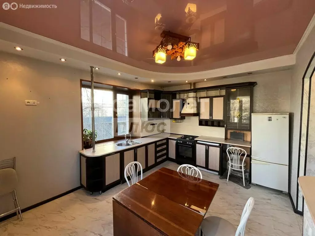 3-комнатная квартира: Комсомольск-на-Амуре, Красногвардейская улица, ... - Фото 0