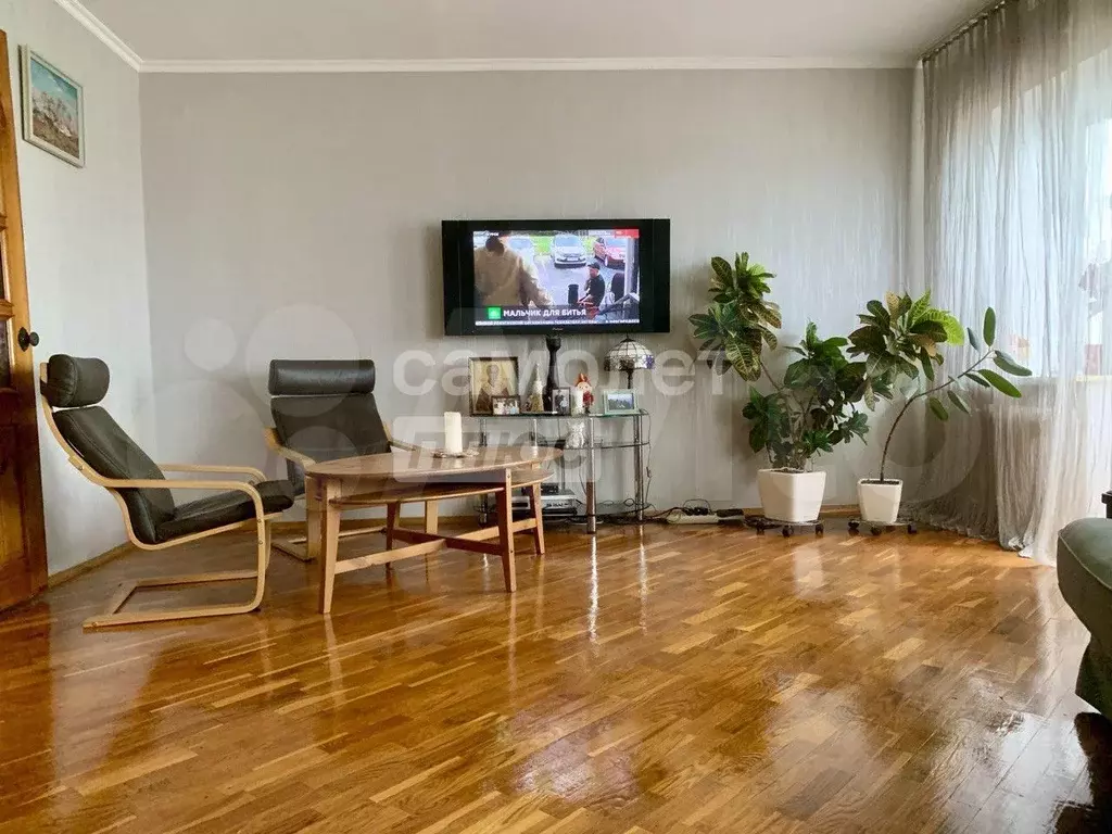 3-к. квартира, 90 м, 5/5 эт. - Фото 0