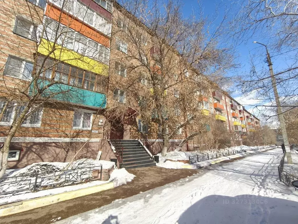 3-к кв. Бурятия, Улан-Удэ Восточный мкр, ул. Камова, 9 (64.8 м) - Фото 1