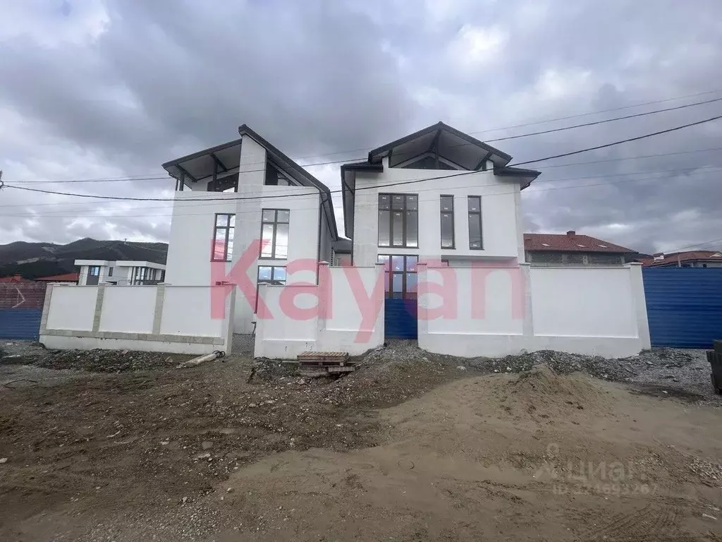 Дом в Краснодарский край, Геленджик ул. Лютенко, 8 (215 м) - Фото 2