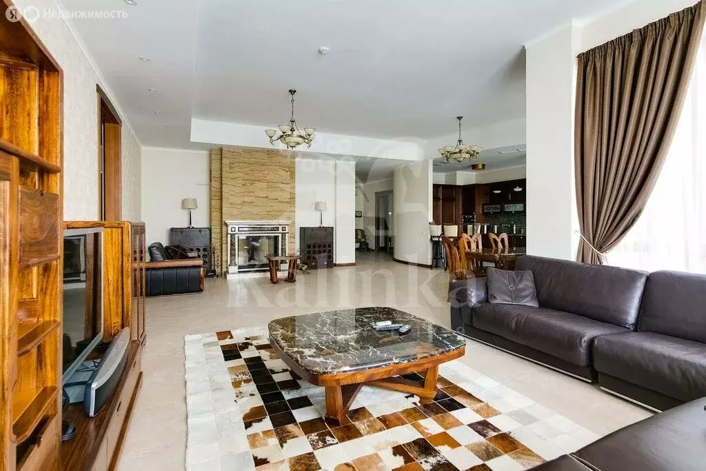 3-комнатная квартира: деревня Жуковка, 58 (235 м) - Фото 0