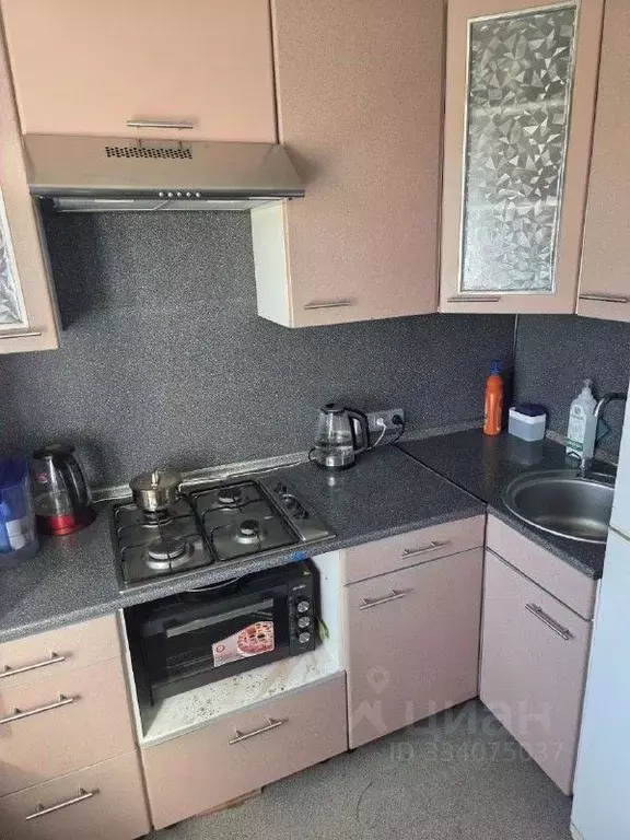 Комната Москва ул. Коминтерна, 42 (17.0 м) - Фото 1