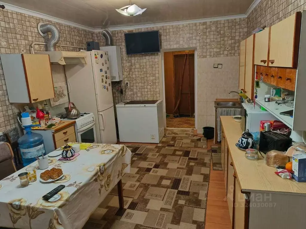 4-к кв. Крым, Сакский район, Кольцовское с/пос, с. Нива пер. ... - Фото 1