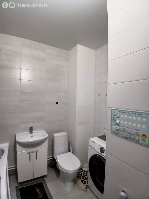 3-комнатная квартира: Санкт-Петербург, улица Генерала Кравченко, 8 (81 ... - Фото 1