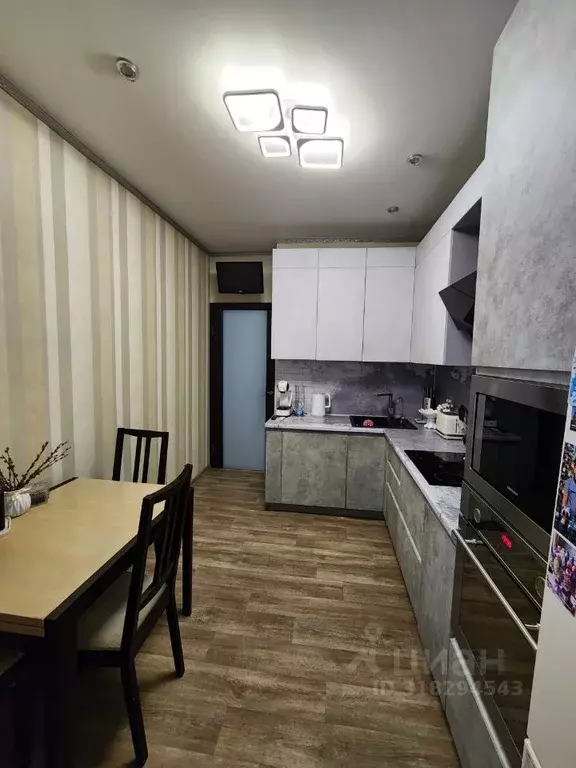 3-к кв. Омская область, Омск ул. 8-я Линия, 219 (59.0 м) - Фото 0