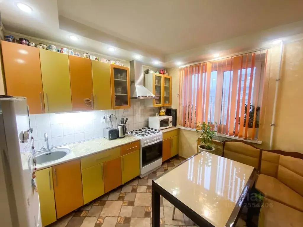 3-к кв. Саратовская область, Саратов ул. 2-я Электронная, 8 (64.2 м) - Фото 2