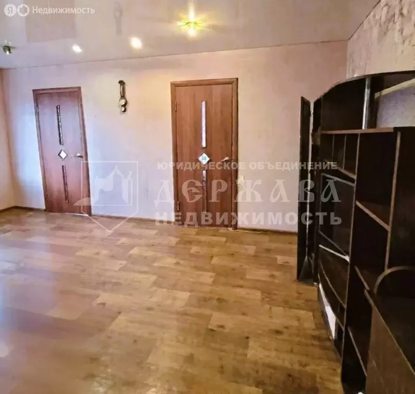 4-комнатная квартира: Междуреченск, улица Лазо, 31 (60 м) - Фото 1