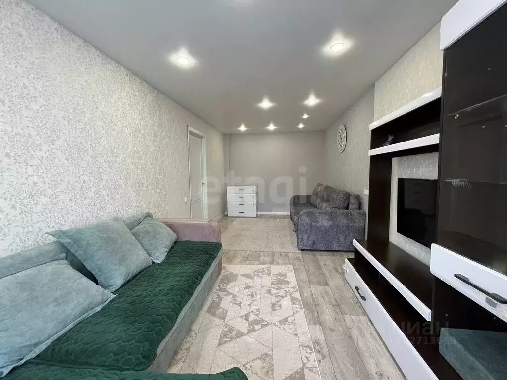 2-к кв. Татарстан, Казань ул. Чингиза Айтматова, 5 (56.3 м) - Фото 1