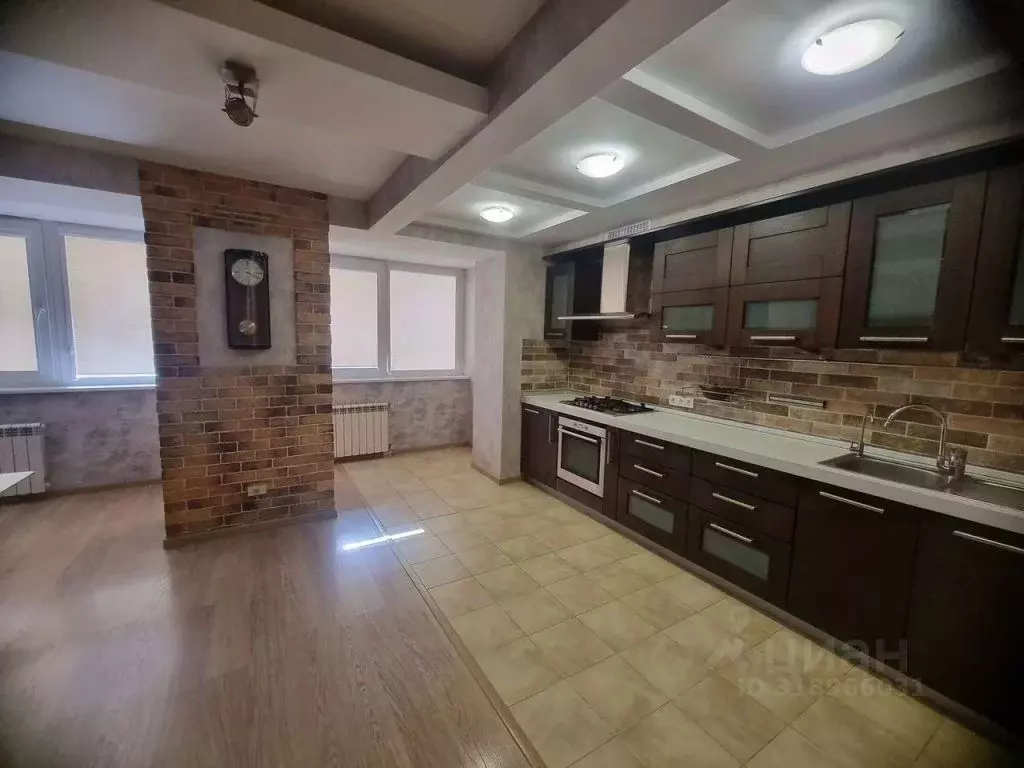 3-к кв. Саратовская область, Саратов Кавказская ул., 4а (83.5 м) - Фото 1