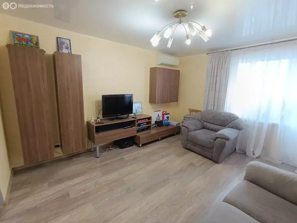 3-комнатная квартира: Волгоград, микрорайон Тулака, улица Карла ... - Фото 2